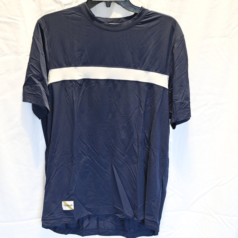 Tracksmith men's Strata T shirt, size XL, navy and cream